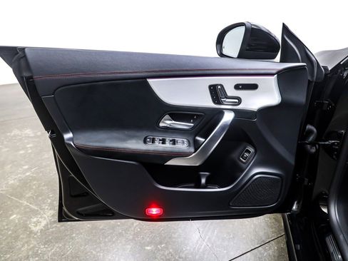 Used 2024 Mercedes-Benz CLA 250 image 21