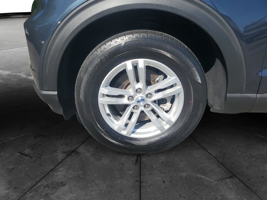 Used 2023 Ford Explorer XLT AWD/4WD image 14