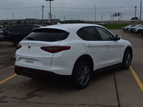 Used 2023 Alfa Romeo Stelvio Sprint RWD image 5