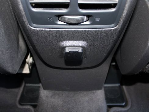 Used 2018 Ford Escape SE w/ SE Sport Appearance Package image 17