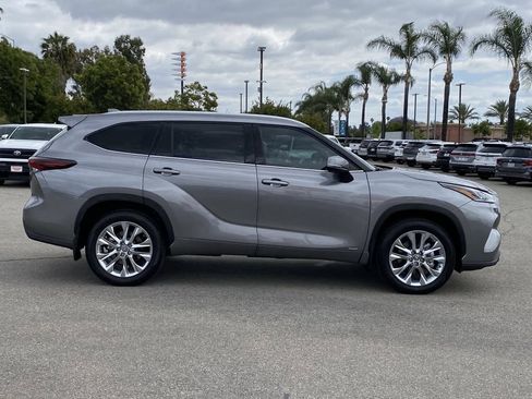 Certified 2026 Toyota Highlander Limited AWD/4WD image 43