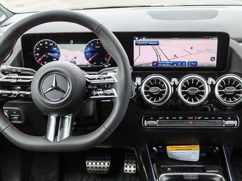 Used 2024 Mercedes-Benz GLA 250 4MATIC image 40