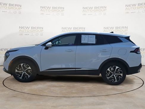 Used 2023 Kia Sportage EX FWD image 2