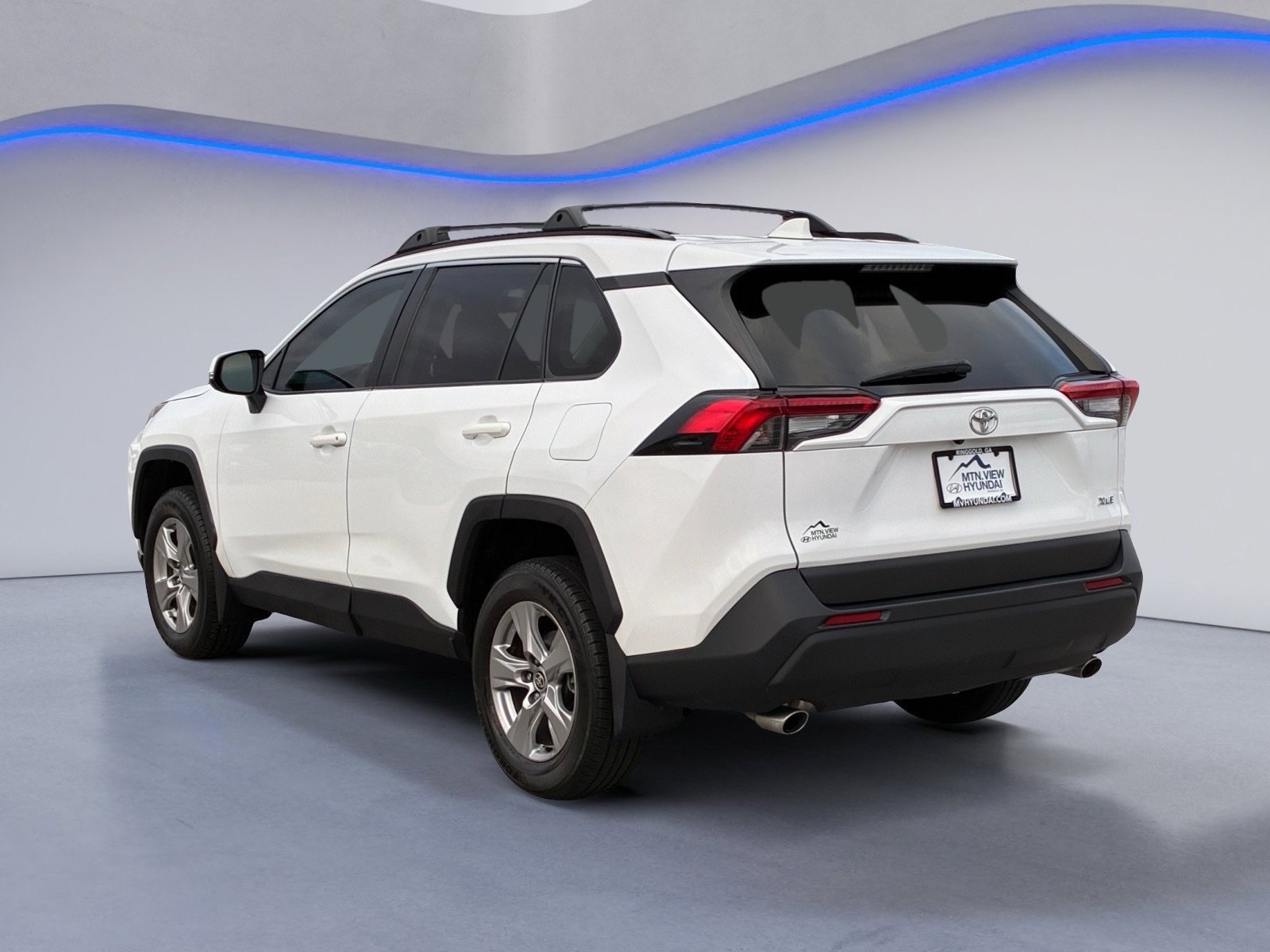 Used 2023 Toyota RAV4 XLE FWD image 3