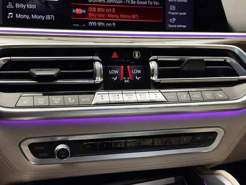 Used 2020 BMW X6 M50i w/ Executive Package image 10