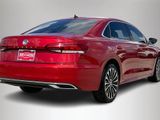 Used 2022 Volkswagen Passat 2.0T image 5