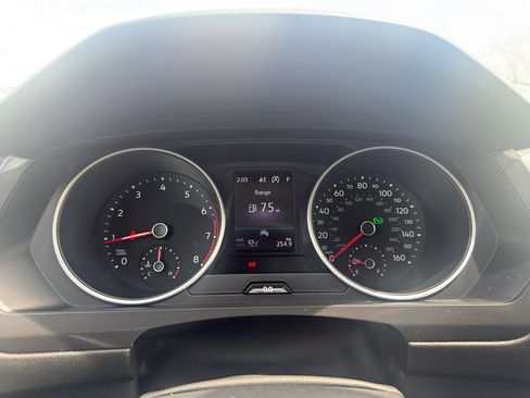 Used 2021 Volkswagen Tiguan SEL AWD/4WD image 16