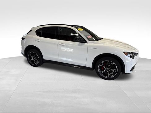 Used 2024 Alfa Romeo Stelvio Veloce AWD/4WD image 10