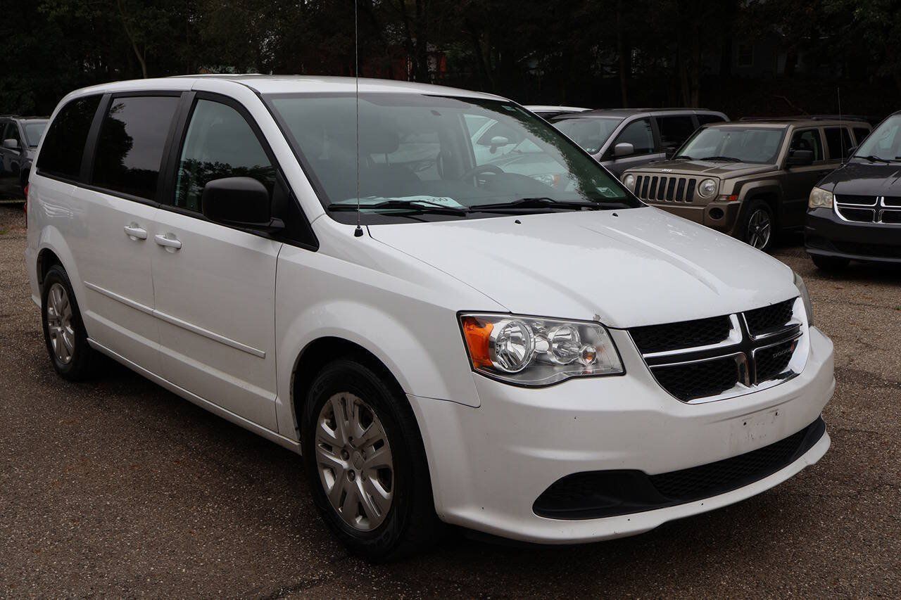Used 2016 Dodge Grand Caravan SE w/ Quick Order Package 29E SE FWD image 1