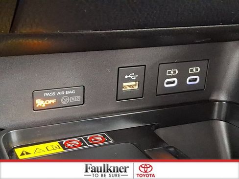 Certified 2025 Toyota Camry SE image 24