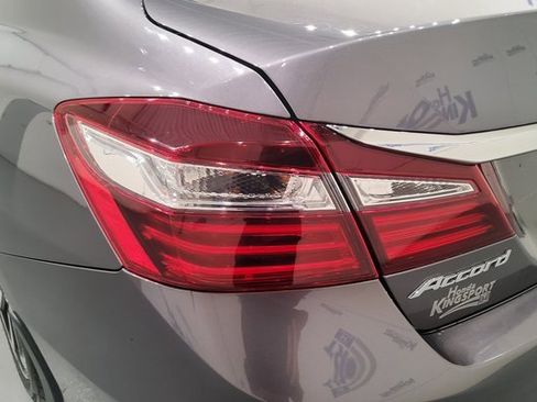 Certified 2017 Honda Accord EX-L image 12