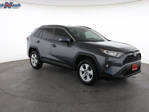 Used 2021 Toyota RAV4 XLE FWD image 2