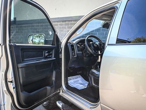 Used 2014 RAM 3500 Tradesman w/ Chrome Appearance Group AWD/4WD image 8