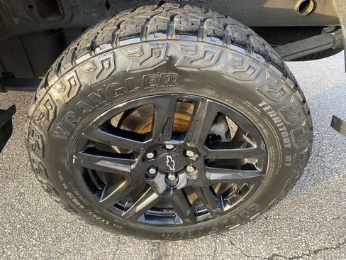 Used 2021 Chevrolet Silverado 1500 Custom Trail Boss w/ LPO, Dark Essentials Package image 30