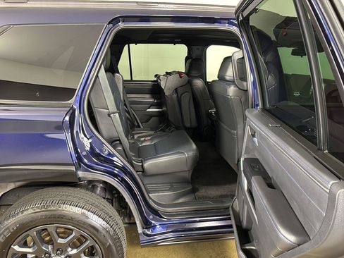 Used 2025 Toyota Sequoia Platinum AWD/4WD image 15