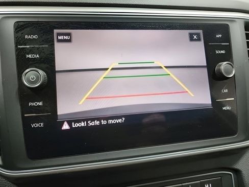 Used 2018 Volkswagen Atlas SE image 3