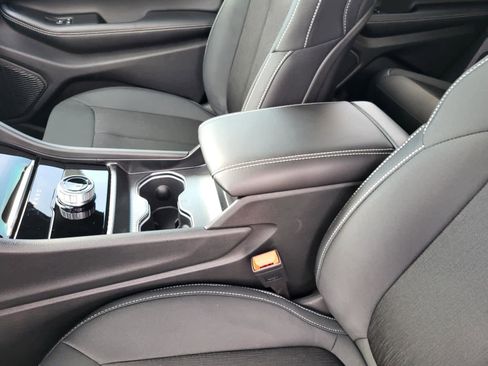 New 2025 Jeep Grand Cherokee L Laredo image 19