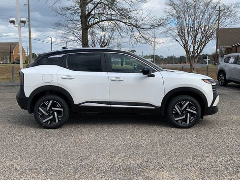 New 2026 Nissan Kicks SV image 2