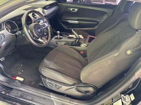 Used 2022 Ford Mustang GT w/ Black Accent Package RWD image 8