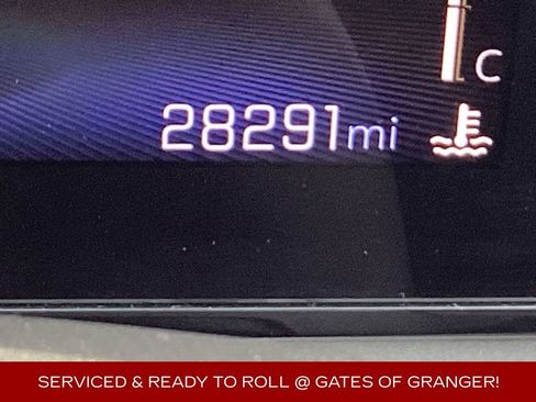 Used 2025 Chevrolet Trax LT w/ LT Convenience Package FWD image 5