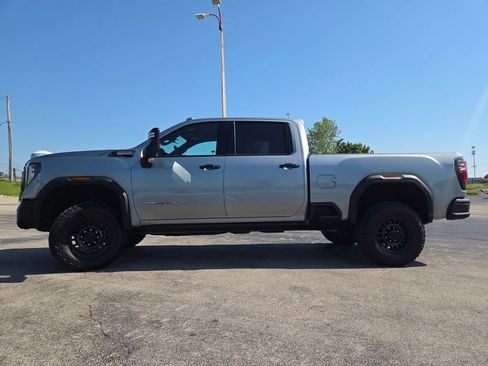 Used 2024 GMC Sierra 2500 AT4X w/ AT4X AEV Edition AWD/4WD image 24