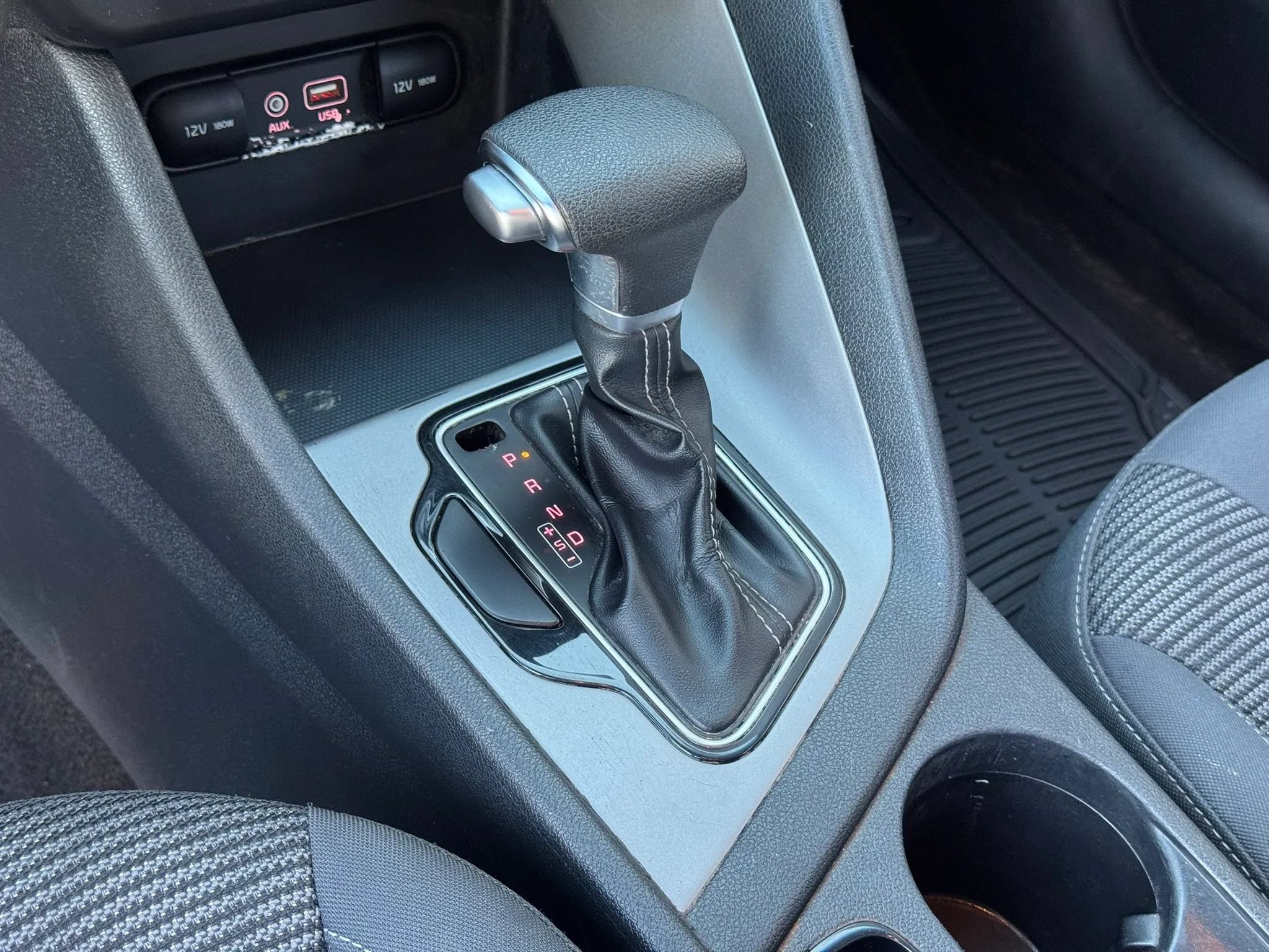 Used 2018 Kia Niro FE FWD image 19