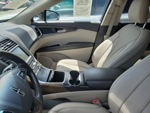 Used 2018 Lincoln MKX Reserve FWD image 11