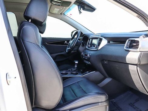 Used 2019 Kia Sorento EX image 23