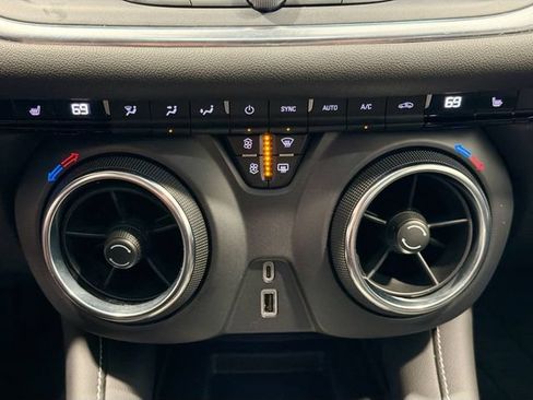 Used 2024 Chevrolet Blazer LT w/ Convenience Package FWD image 13