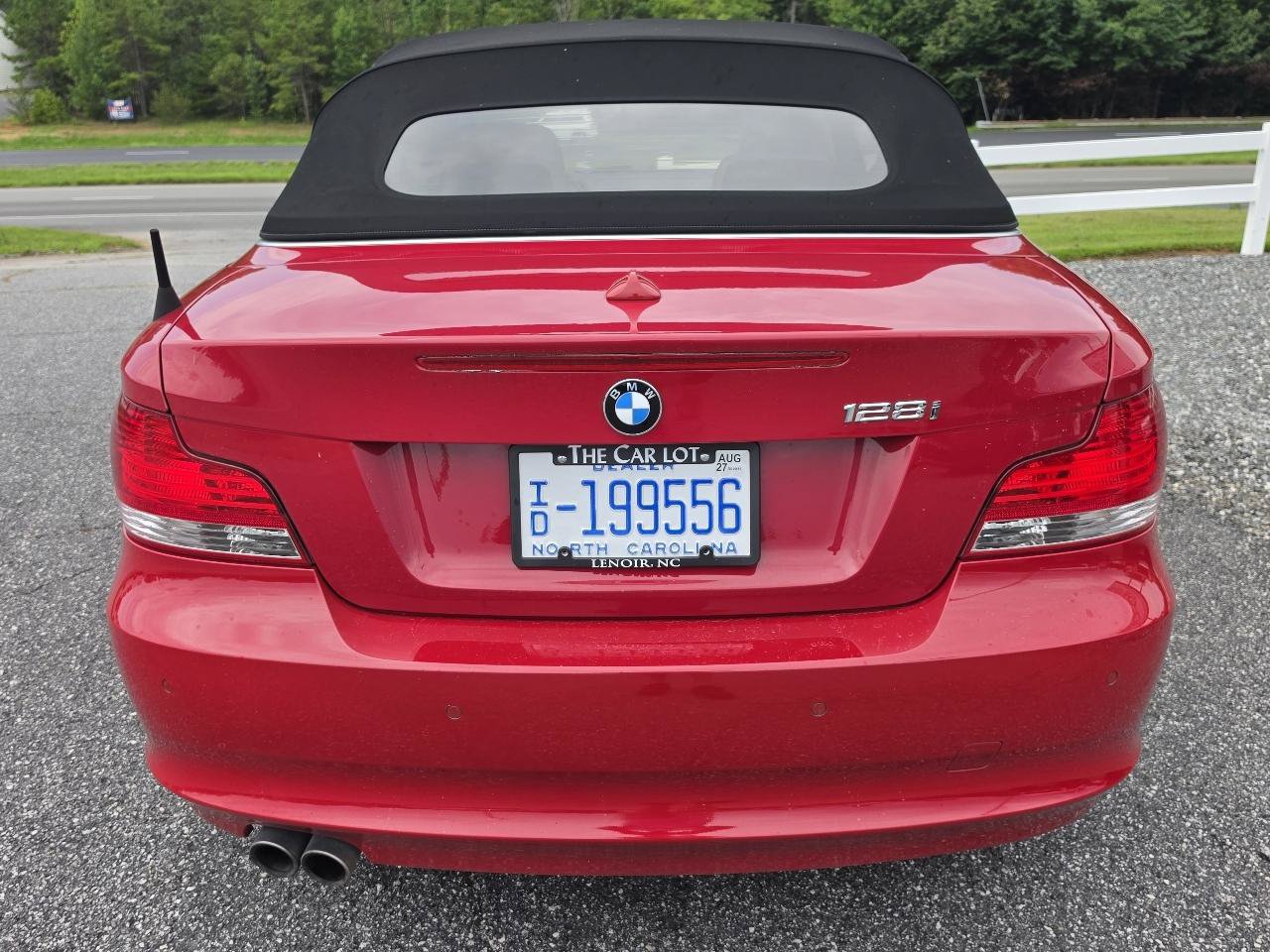 Used 2011 BMW 128i Convertible RWD image 4