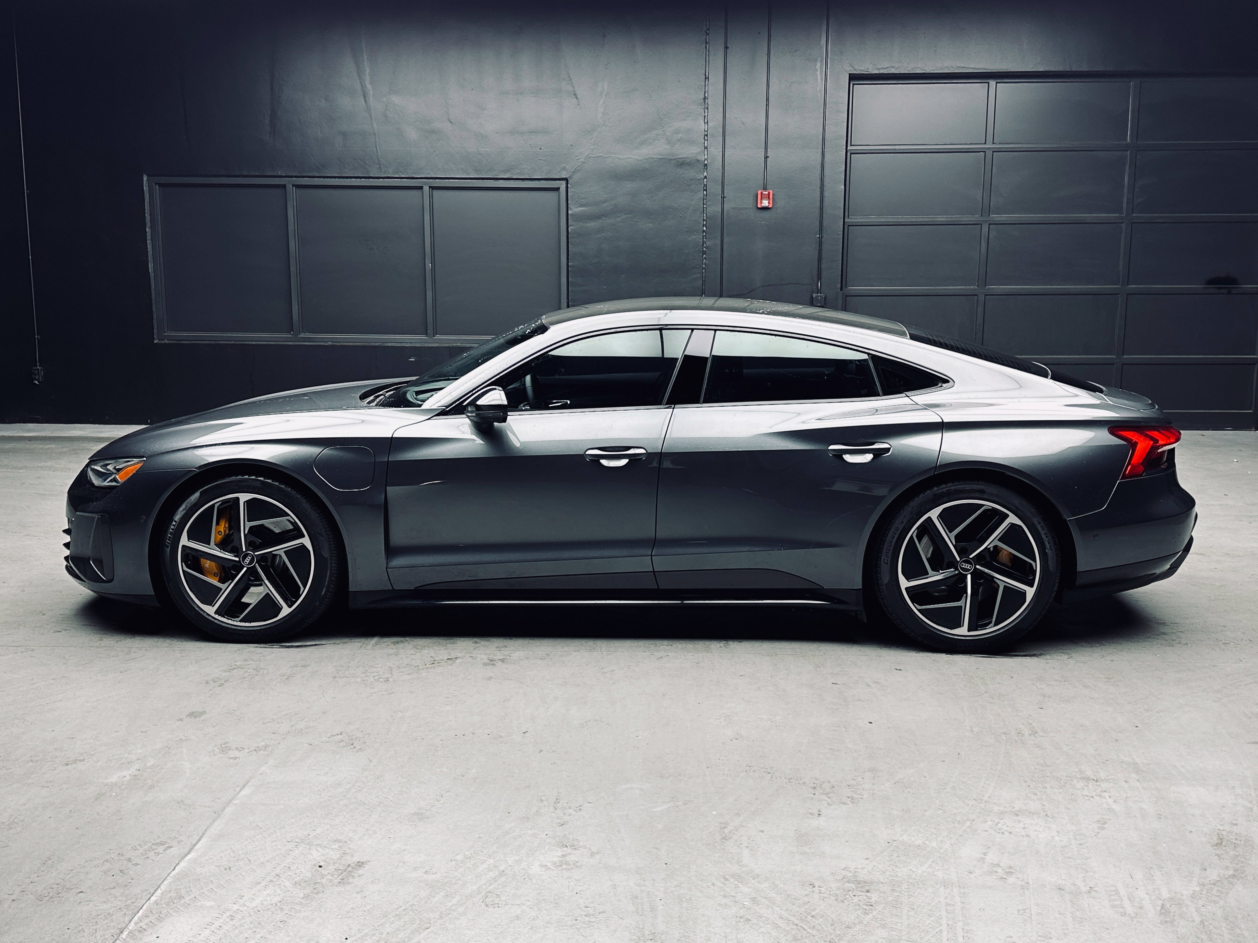 Used 2023 Audi RS e-tron GT w/ Carbon Performance Package AWD/4WD image 3