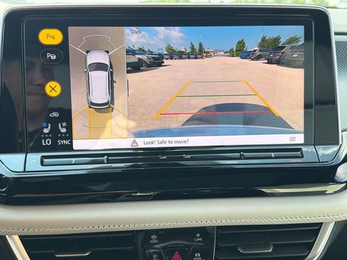 Used 2024 Volkswagen Atlas Cross Sport SEL Premium R-Line AWD/4WD image 18