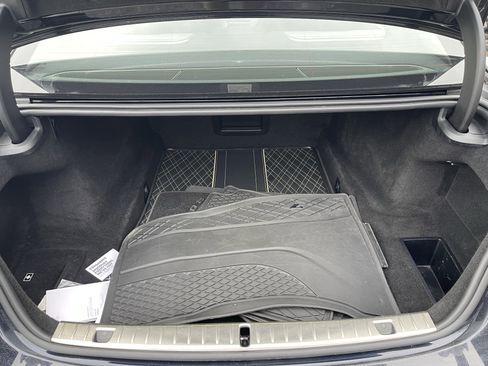 Certified 2022 BMW 750i xDrive w/ Luxury Rear Seating Package image 7