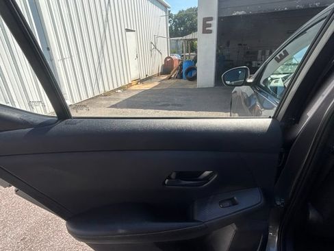 Used 2025 Nissan Sentra SV FWD image 16