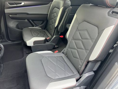 Used 2024 Volkswagen Atlas Peak Edition SE AWD/4WD image 14