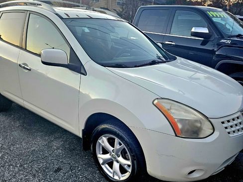 Used 2010 Nissan Rogue SL w/ Moonroof Pkg image 4