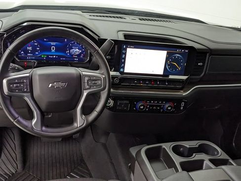 Used 2024 Chevrolet Silverado 1500 RST w/ Z71 Off-Road Package AWD/4WD image 3
