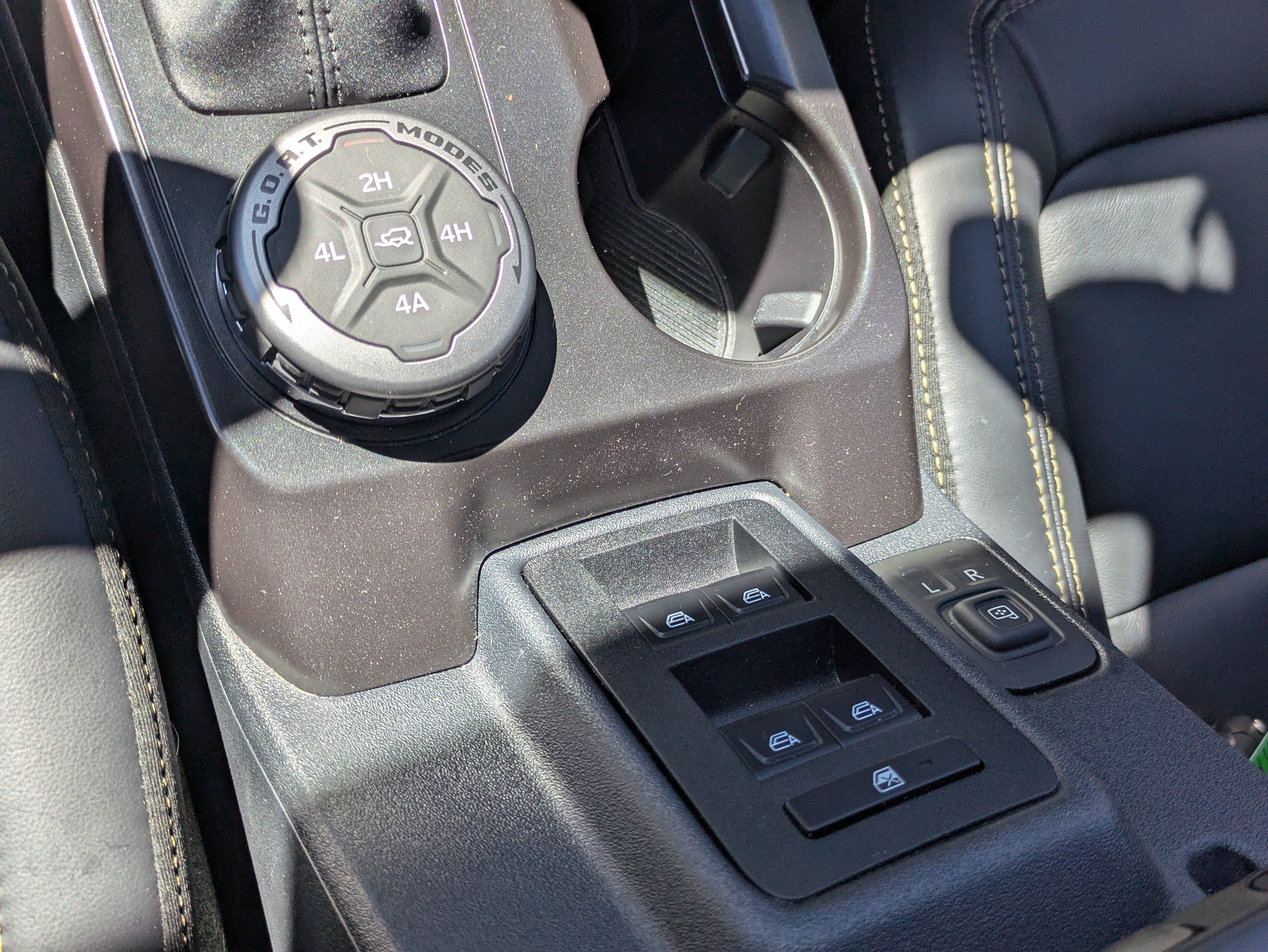 Used 2025 Ford Bronco Badlands AWD/4WD image 18
