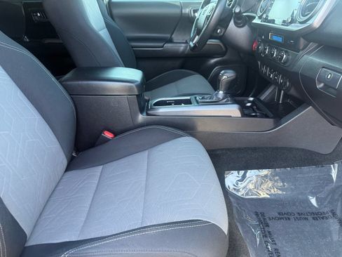 Used 2023 Toyota Tacoma TRD Off-Road w/ Advanced Technology Package AWD/4WD image 30