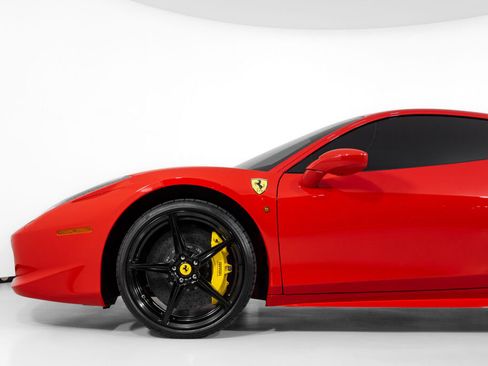 Used 2013 Ferrari 458 Italia Coupe RWD image 13