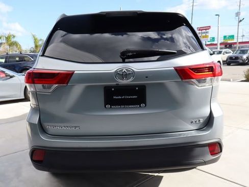 Used 2017 Toyota Highlander XLE image 5