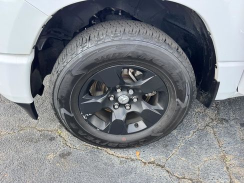 Used 2024 RAM 1500 Big Horn image 28