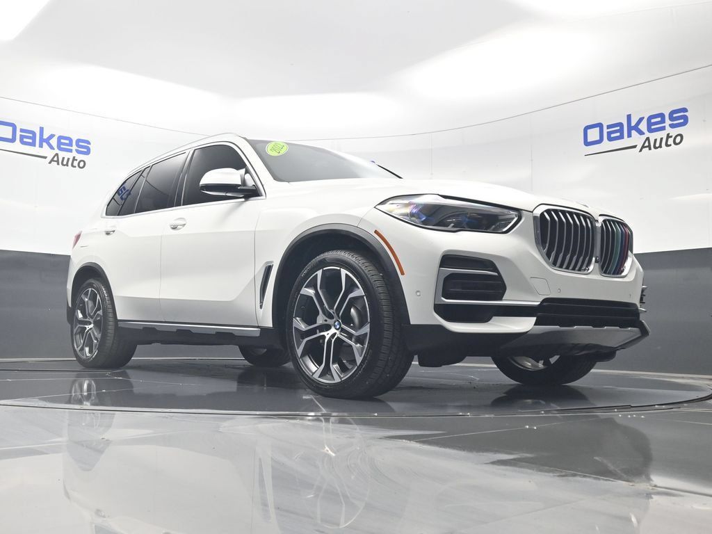 Used 2022 BMW X5 xDrive40i w/ Executive Package AWD/4WD image 38