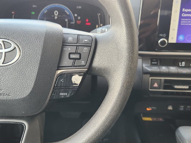 Used 2025 Toyota Camry LE FWD image 29