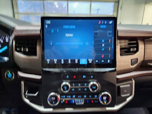 Used 2024 Ford Expedition Max Limited AWD/4WD image 39