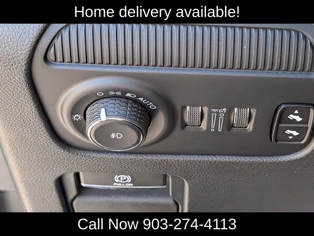 Used 2024 Jeep Wagoneer L Series II w/ Flexible Seating Group AWD/4WD image 21