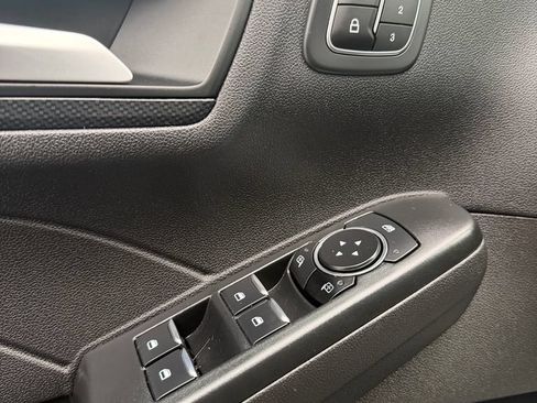 Used 2023 Ford Escape ST-Line Elite w/ Premium Technology Package AWD/4WD image 9