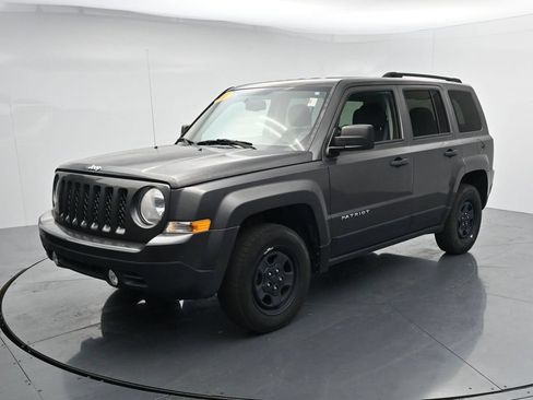 Used 2017 Jeep Patriot Sport AWD/4WD image 4