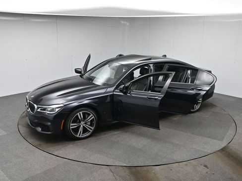 Used 2019 BMW 750i image 60