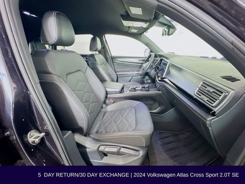 Used 2024 Volkswagen Atlas Cross Sport SE image 31